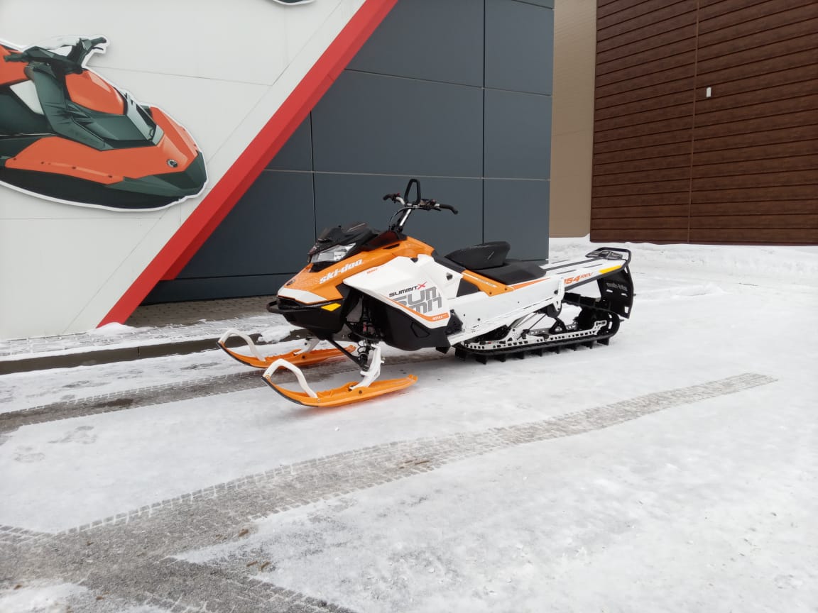 CНЕГОХОД SKI-DOO SUMMIT X 850 154 (с пробегом) CНЕГОХОД SKI-DOO SUMMIT X 850 154 (с пробегом)