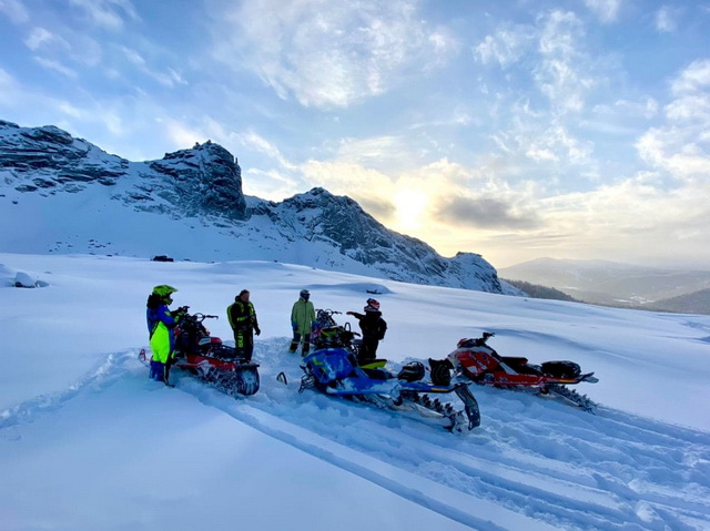 Bombardier club приглашает снегоходчиков покататься в Ергаках!
